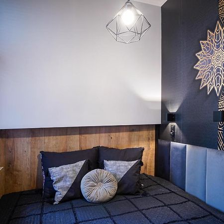 Apartament Z Jacuzzi W Centrum Sanoka Екстер'єр фото