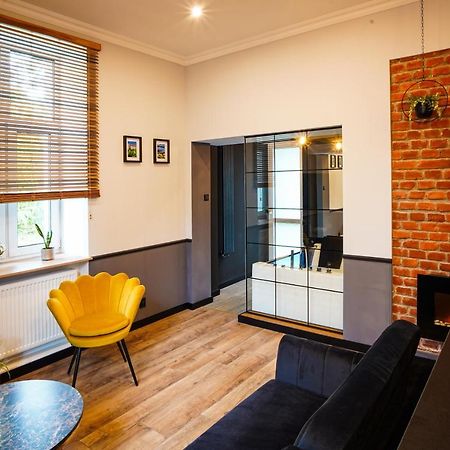 Apartament Z Jacuzzi W Centrum Sanoka Екстер'єр фото