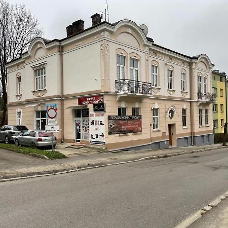 Apartament Z Jacuzzi W Centrum Sanoka Екстер'єр фото